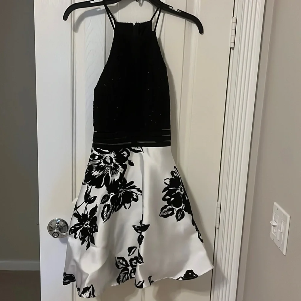 Formal dress, homecoming, prom - Picture 1 of 11